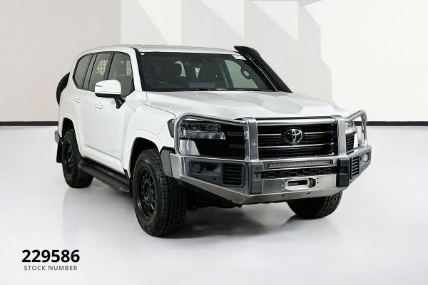 2023 Toyota Landcruiser FJA300R GX image