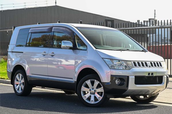 2009 Mitsubishi Delica Wagon CV5W D:5 Chamonix image