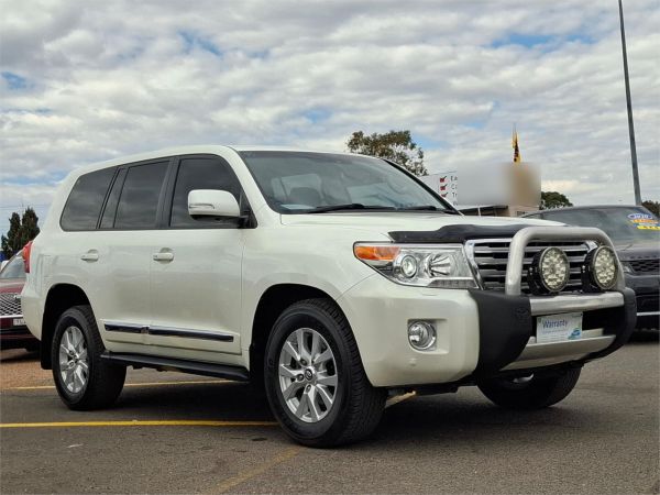 2015 Toyota Landcruiser Wagon VDJ200R MY13 Sahara image