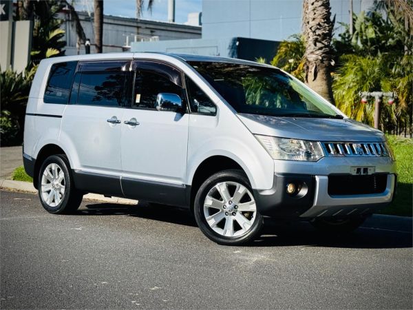 2009 Mitsubishi Delica Wagon CV5W D5 G Premium image