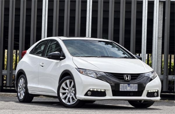 2012 Honda Civic Hatchback 9th Gen VTi-L image