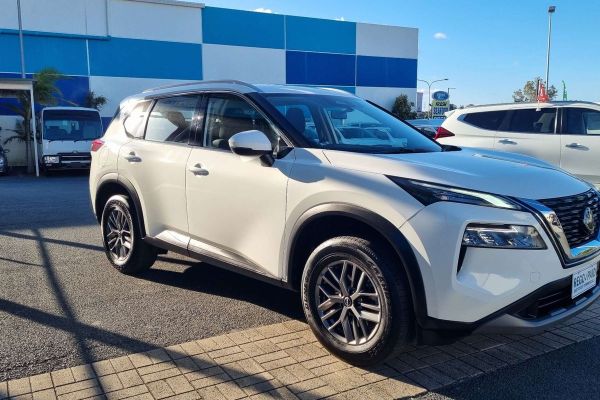2025 Nissan X-TRAIL ST T33 image