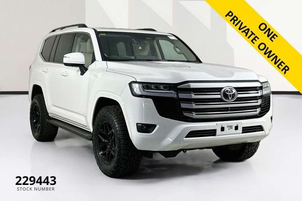 2025 Toyota Landcruiser FJA300R VX image