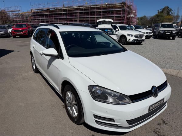 2016 Volkswagen Golf Wagon VII MY16 92TSI Trendline image