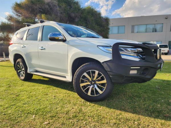 2015 MITSUBISHI PAJERO SPORT 4D WAGON QE GLS (4x4) image