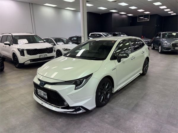 2020 Toyota Corolla ZWE211W S image
