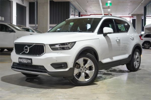 2020 Volvo XC40 XZ MY21 T4 Momentum image