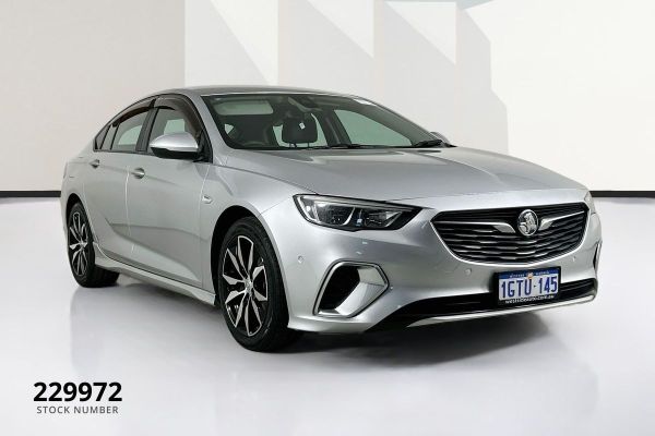 2018 Holden COMMODORE RS ZB image