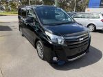Image for 2017 Toyota Noah Wagon ZWR80 Hybrid