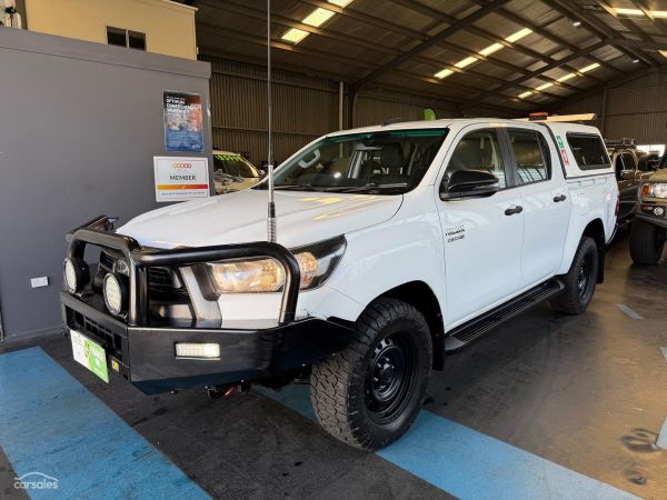 2020 Toyota Hilux SR Auto 4x4 Double Cab image