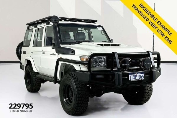 2019 Toyota Landcruiser VDJ76R Workmate image