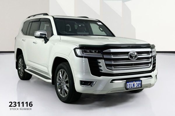 2024 Toyota Landcruiser FJA300R Sahara ZX image