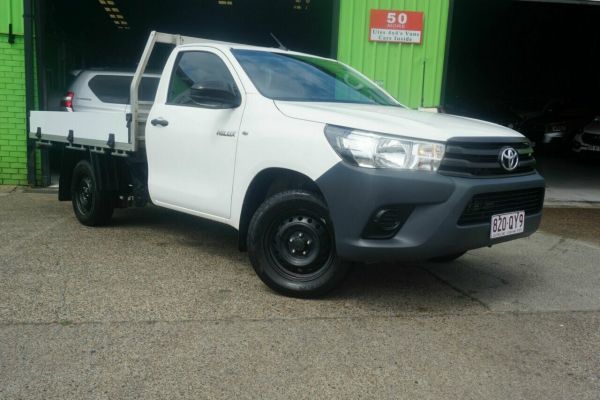 2018 Toyota Hilux TGN121R Workmate 4x2 White 5 Speed Manual Cab Chassis image
