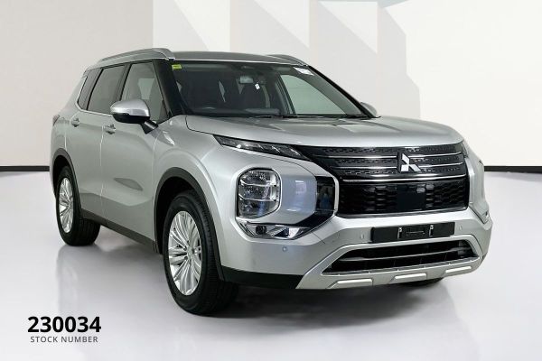 2025 Mitsubishi Outlander ZM LS image
