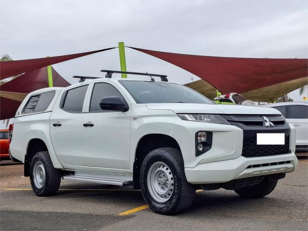 2019 Mitsubishi Triton MR GLX image