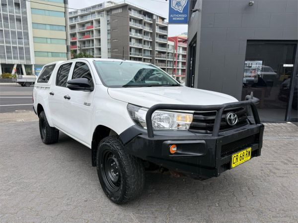 2018 TOYOTA HILUX DUAL CAB UTILITY GUN125R MY17 WORKMATE (4x4) image