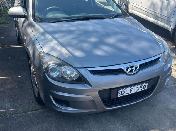 2011 HYUNDAI i30 5D HATCHBACK FD MY11 SX image