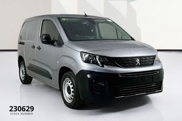 2023 Peugeot Partner  Pro image