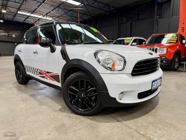 2013 MINI Countryman Cooper D Manual image