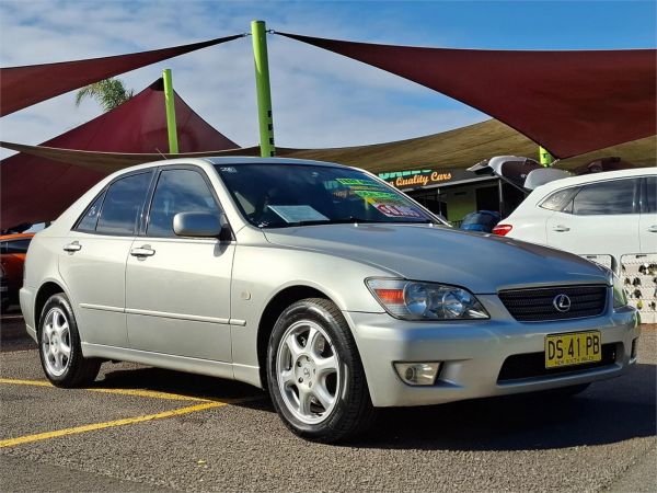 2001 Lexus IS Sedan GXE10R IS200 image
