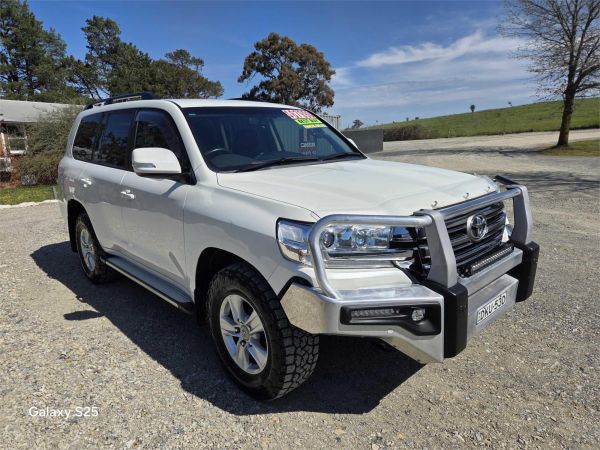 2017 TOYOTA LANDCRUISER 4D WAGON VDJ200R MY17 LC200 ALTITUDE SPECIAL EDITION image