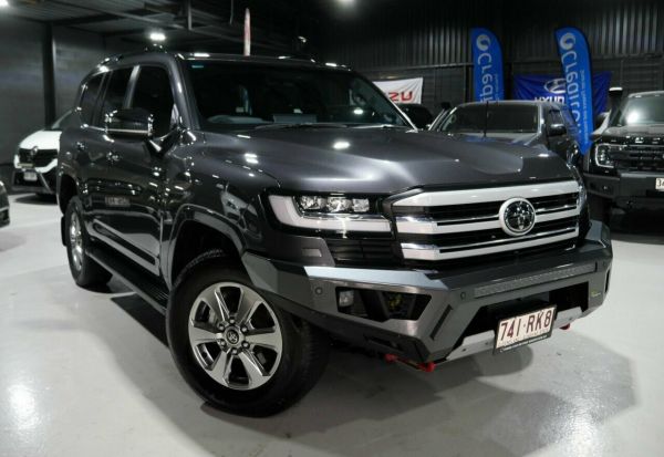 2024 Toyota Landcruiser FJA300R Sahara image