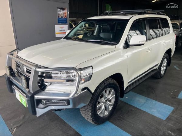 2016 Toyota Landcruiser Sahara Auto 4x4 image