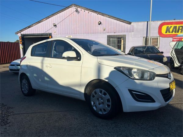 2013 HYUNDAI i20 5D HATCHBACK PB MY12.5 ACTIVE image