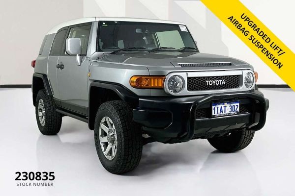 2012 Toyota FJ CRUISER GSJ15R image