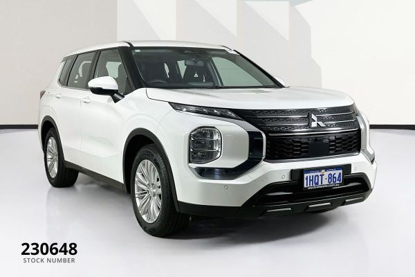 2022 Mitsubishi Outlander ZM ES image