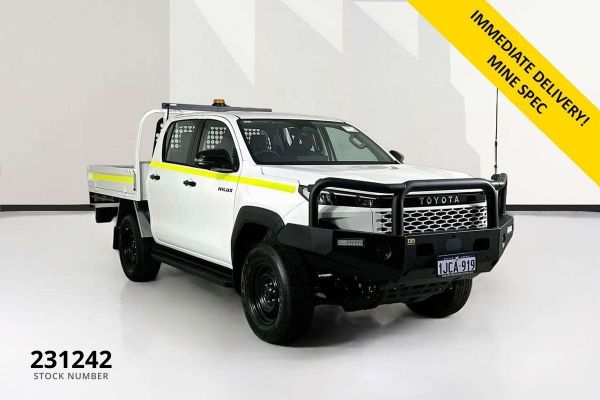 2026 Toyota HILUX SR 48V (4x4) GUN227R 4X4 image