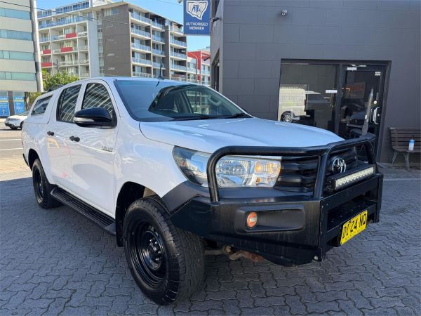 2017 TOYOTA HILUX DUAL CAB UTILITY GUN125R MY17 WORKMATE (4x4) image