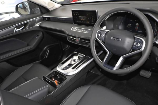2026 GWM Haval Jolion Lux Auto image