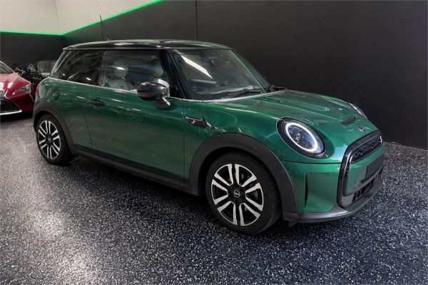2022 MINI Cooper F56 LCI-2 SE MINI Yours image