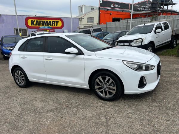 2017 HYUNDAI i30 4D HATCHBACK PD ACTIVE image