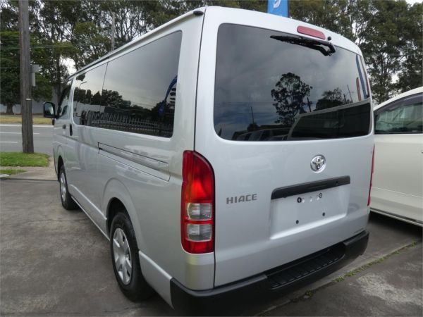 2022 TOYOTA HIACE 6 SEATER GDH206 MYO22 4WDR 6 SEATER