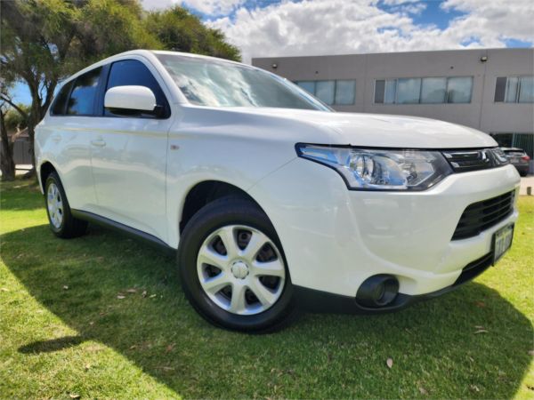 2013 MITSUBISHI OUTLANDER 4D WAGON ZJ ES (4x2)