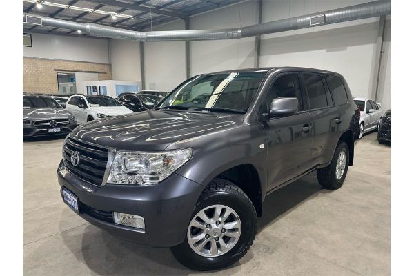 2011 Toyota Landcruiser GXL UZJ200R image