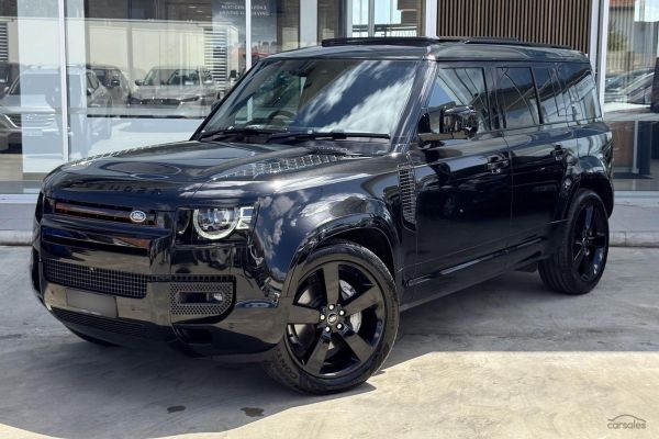 2024 Land Rover Defender L663 110 D300 X-Dynamic HSE image