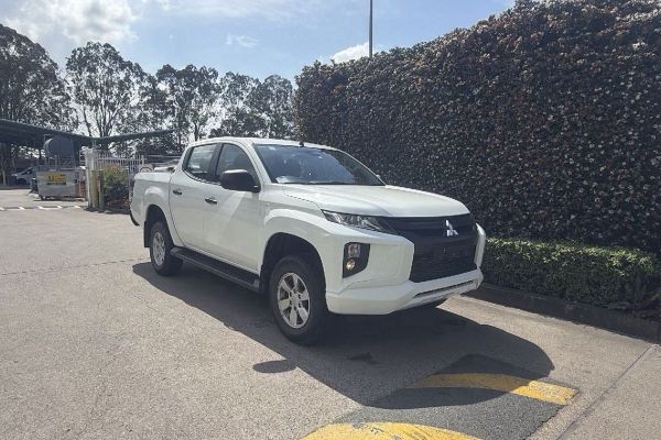 2023 Mitsubishi Triton GLX+ MR 4X4 image