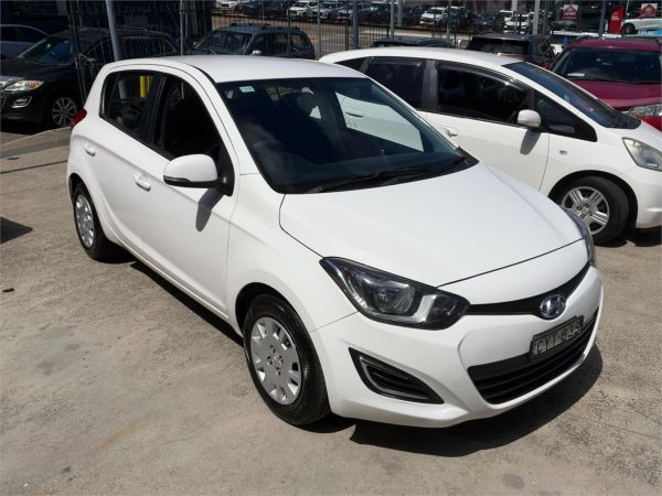 2015 HYUNDAI i20 5D HATCHBACK PB MY14 ACTIVE image