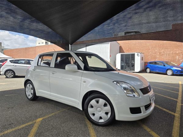 2010 Suzuki Swift Hatchback RS415