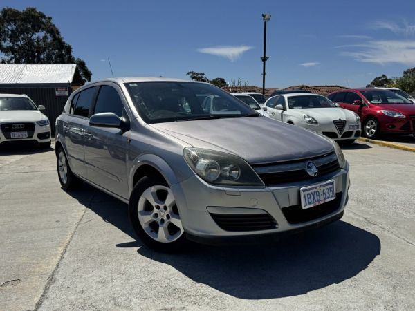 2005 Holden Astra AH MY05 CDX Silver 5 Speed Manual Hatchback image