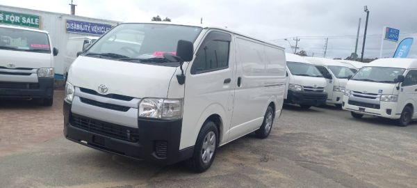 2016 Toyota HAICE  Diesel Turbo auto Van image