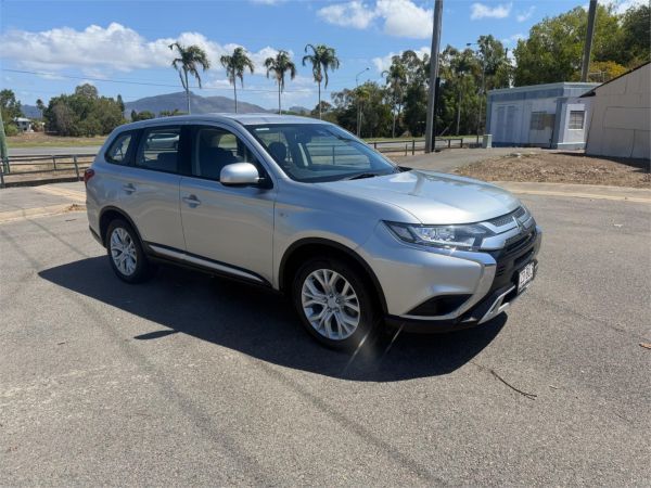 2021 Mitsubishi Outlander ZL ES image