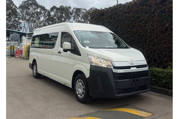 2020 Toyota Hiace Commuter GDH322R ELWB High Roof image