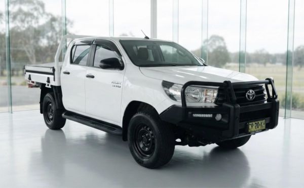 2018 TOYOTA HILUX DUAL C/CHAS GUN126R MY17 SR (4x4)