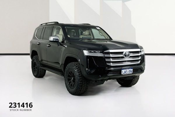 2022 Toyota Landcruiser FJA300R Sahara image