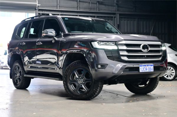 2024 Toyota Landcruiser FJA300R Sahara image