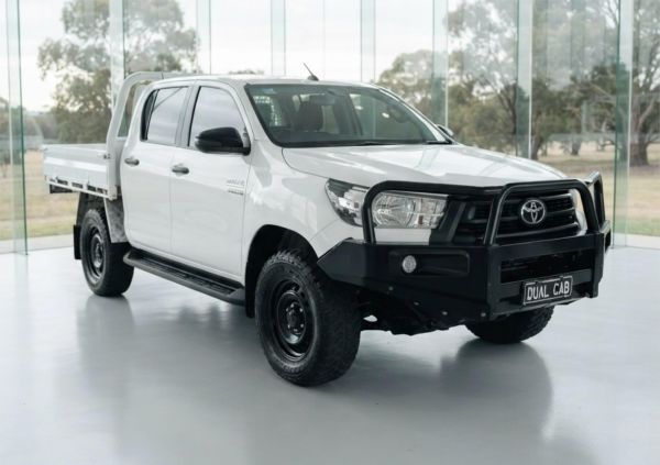 2020 TOYOTA HILUX DOUBLE C/CHAS GUN126R FACELIFT SR (4x4) image
